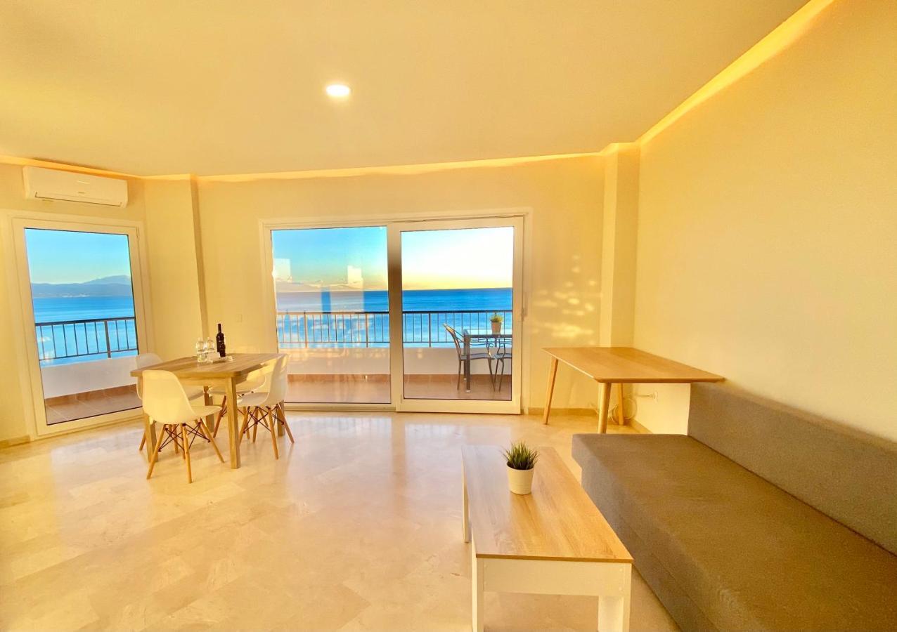 Apartamentos Turisticos Castillo Del Vigia 托雷莫利诺斯 外观 照片