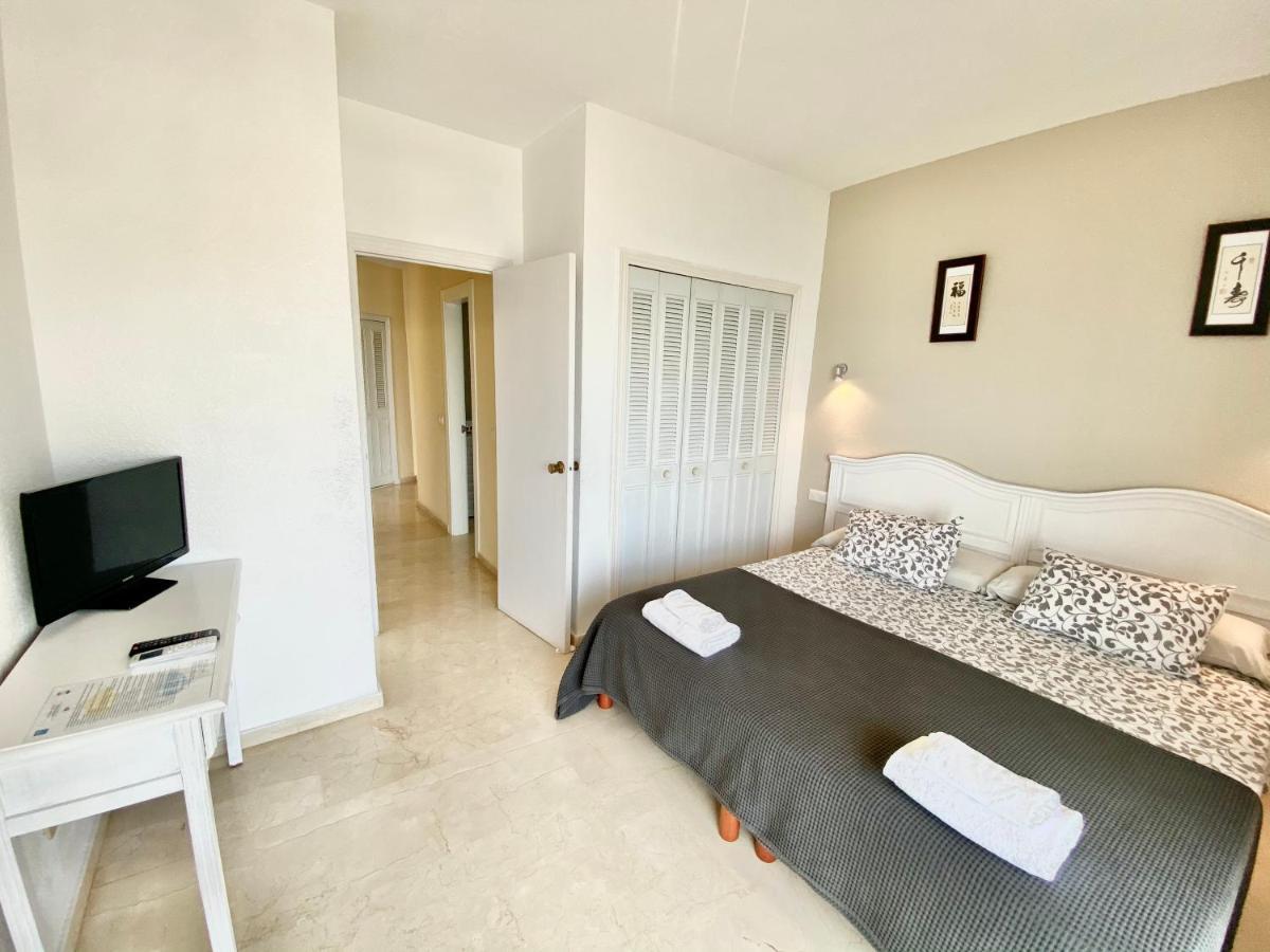 Apartamentos Turisticos Castillo Del Vigia 托雷莫利诺斯 外观 照片