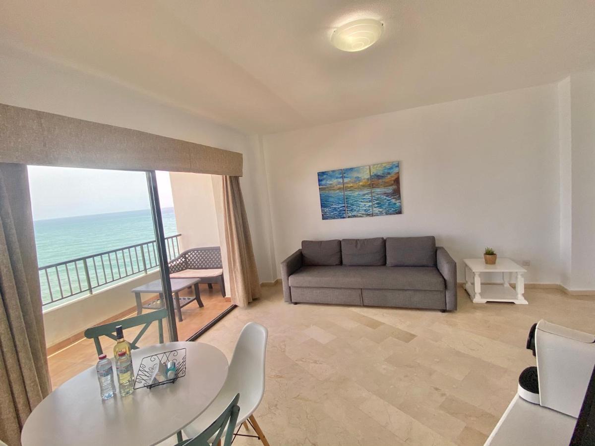 Apartamentos Turisticos Castillo Del Vigia 托雷莫利诺斯 外观 照片
